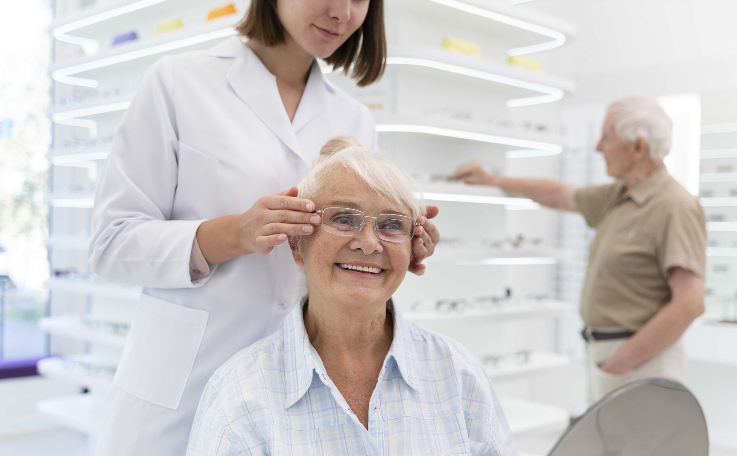 woman-checking-some-new-glasses_2